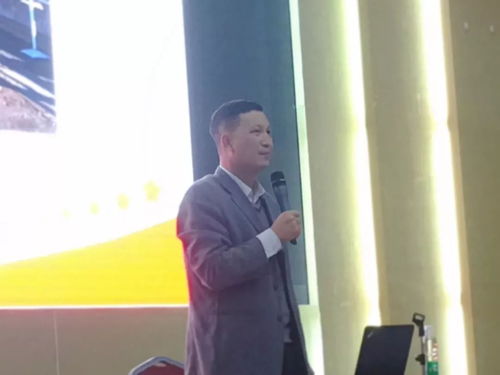 云南經(jīng)濟(jì)管理學(xué)院第二十一期大學(xué)生業(yè)余黨校培訓(xùn)班結(jié)束